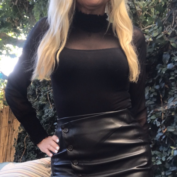 🥂 Mock Neck Mesh Bodysuit 🤩 - Picture 4 of 5